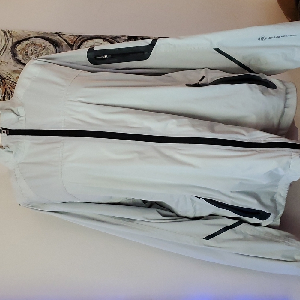 Sunice tornado wind breaker.